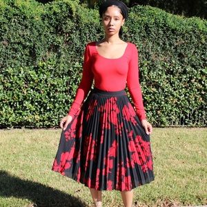 🍎 1800 Vintage Vibe Scruffled Skirt